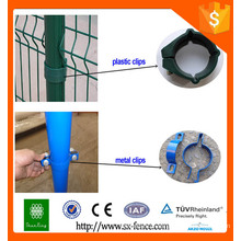 Metal or plastic fence fastenings for wire mesh fence